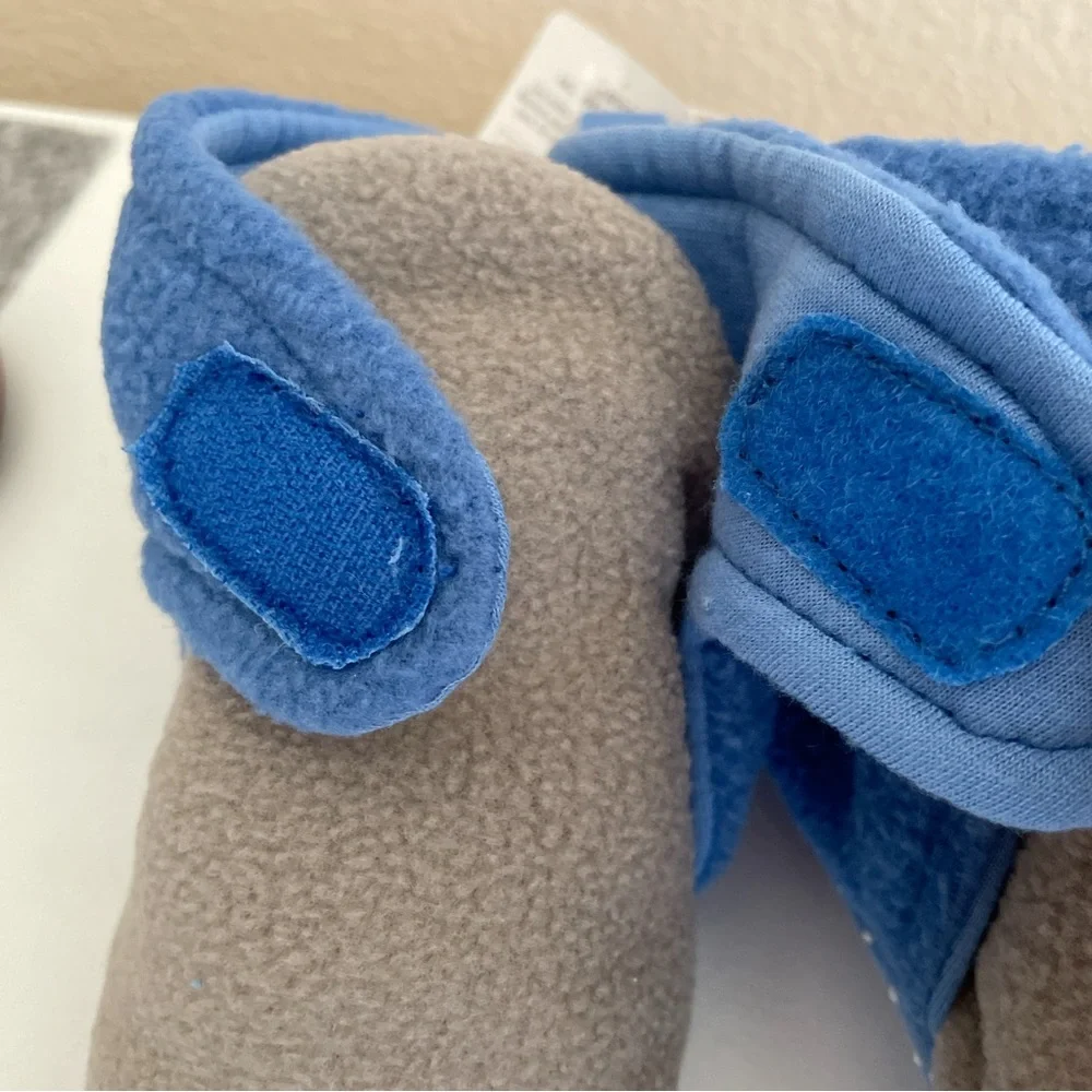 NWT Soft Soles Baby Boots Shoes 12-18 months Adjustable Closure Non-skid